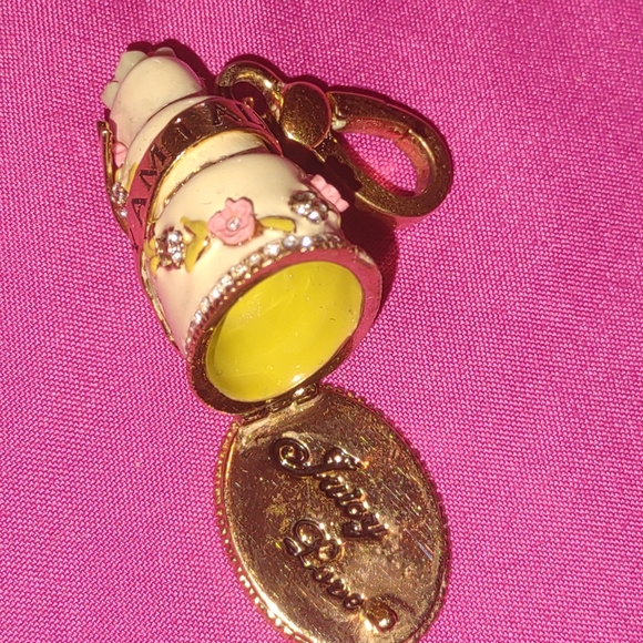 Cake charm - Picture 4 of 4
